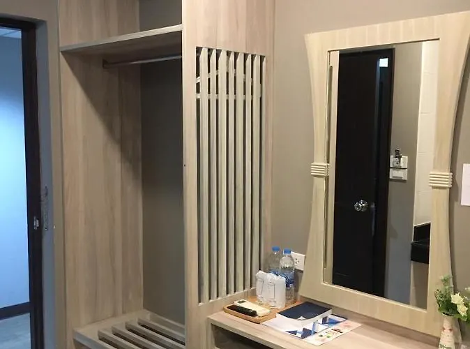 Hotel Ywca 3*