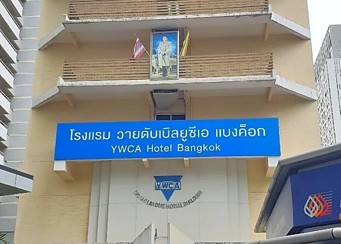 Ywca Hotel 3*